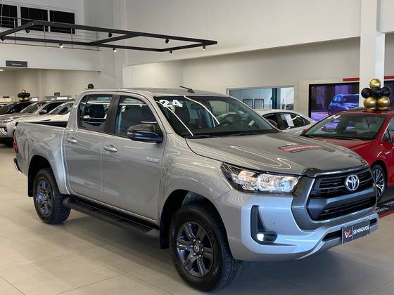 TOYOTA HILUX 2.8 D-4D TURBO DIESEL CD SR 4X4 AUTOMÁTICO